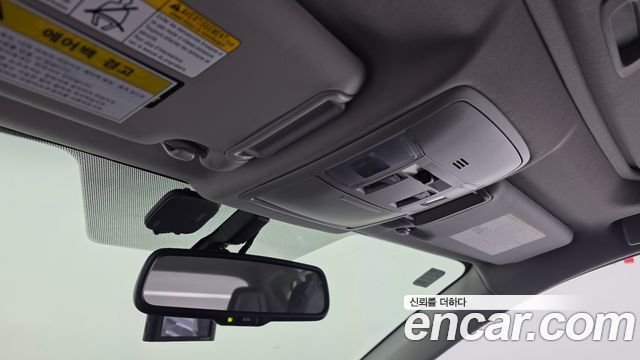 Toyota RAV4 2018 — photo 28