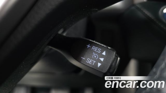 Toyota RAV4 2018 — photo 34