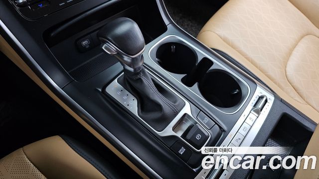 Kia Canival 2021 — photo 12