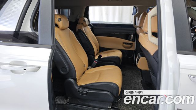Kia Canival 2021 — photo 18