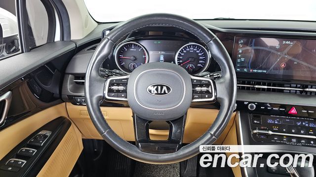 Kia Canival 2021 — photo 19
