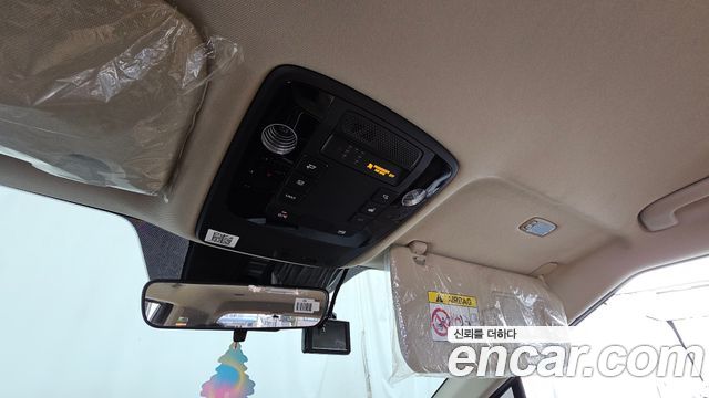 Kia Canival 2021 — photo 23