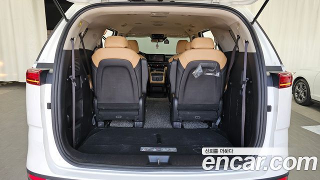 Kia Canival 2021 — photo 26