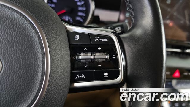 Kia Canival 2021 — photo 33