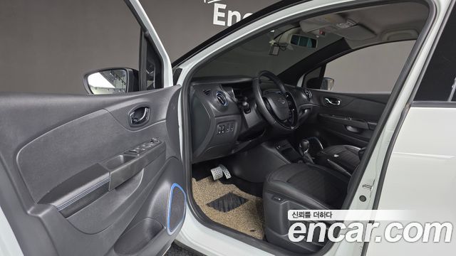 Renault Korea QM3 2017 — photo 13