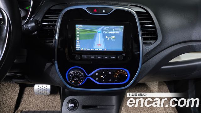 Renault Korea QM3 2017 — photo 20