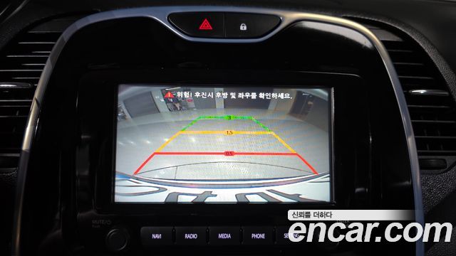 Renault Korea QM3 2017 — photo 21