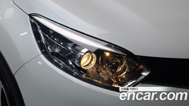 Renault Korea QM3 2017 — photo 8