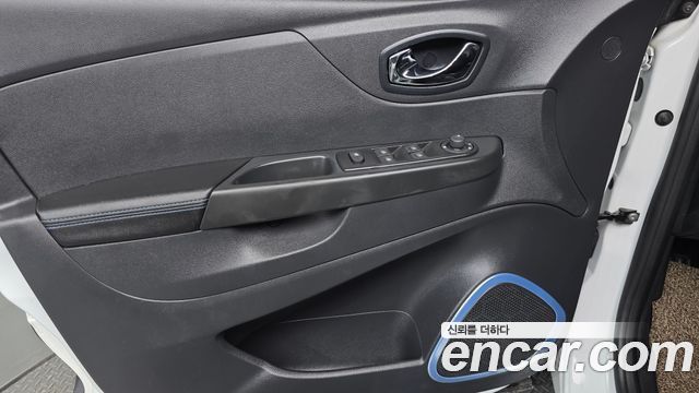 Renault Korea QM3 2017 — photo 14