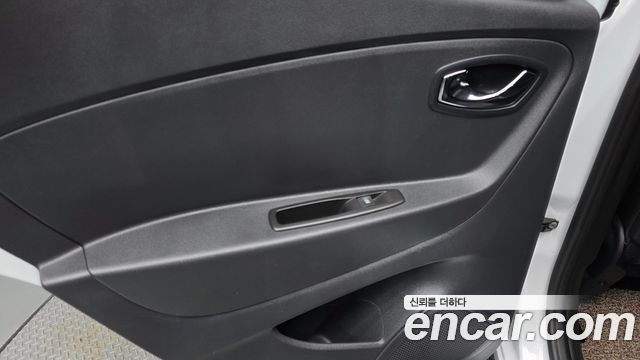 Renault Korea QM3 2017 — photo 15