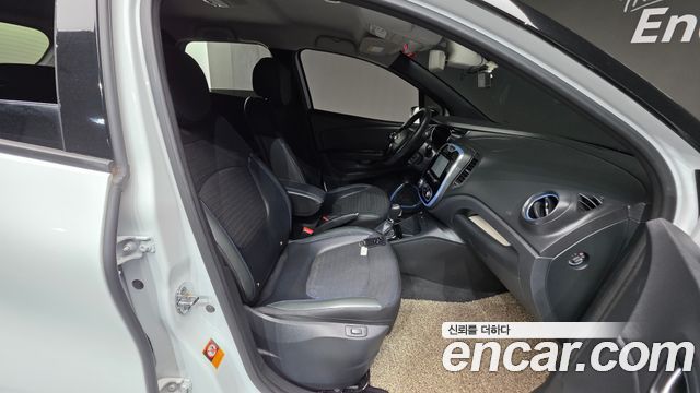 Renault Korea QM3 2017 — photo 16
