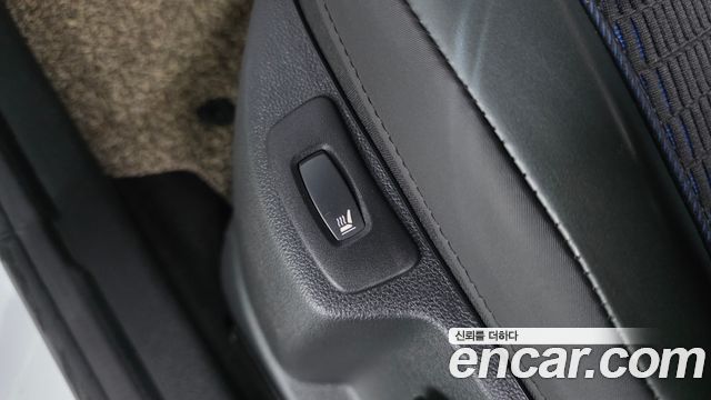 Renault Korea QM3 2017 — photo 32