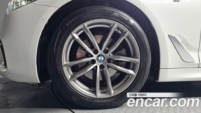 BMW 5-Series 2020 — photo 5