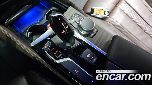 BMW 5-Series 2020 — photo 9