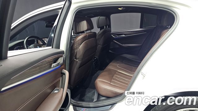 BMW 5-Series 2020 — photo 12