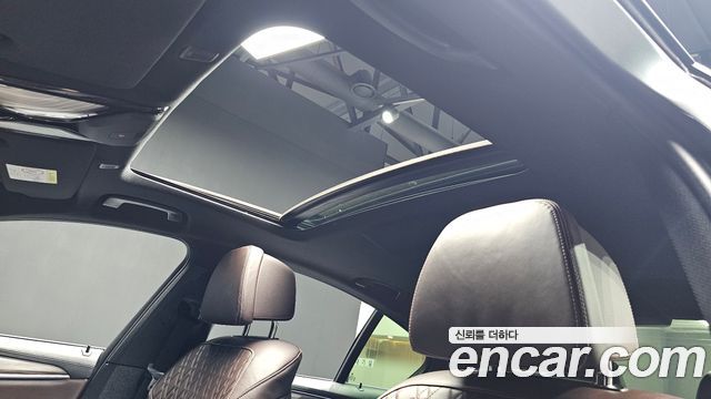 BMW 5-Series 2020 — photo 19