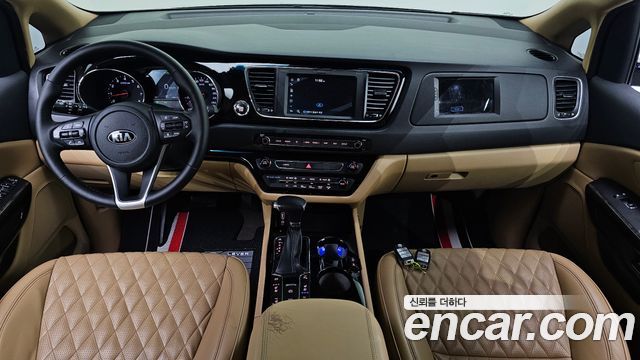 Kia Canival 2019 — photo 10