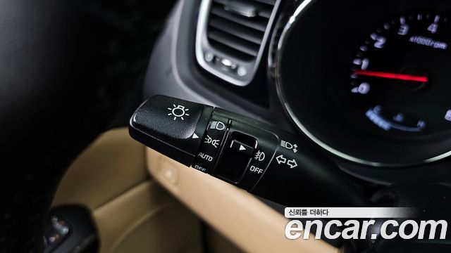 Kia Canival 2019 — photo 30