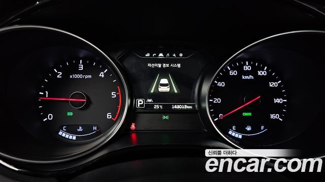 Kia Canival 2015 — photo 11