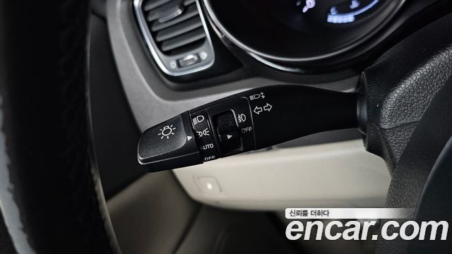 Kia Canival 2015 — photo 26