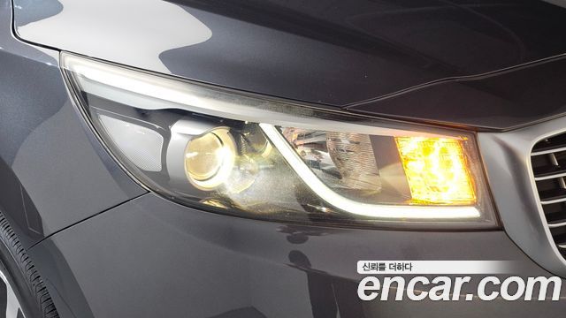 Kia Canival 2015 — photo 8
