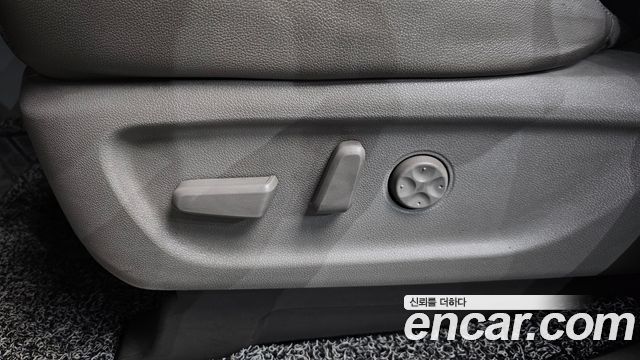 Kia Canival 2015 — photo 28