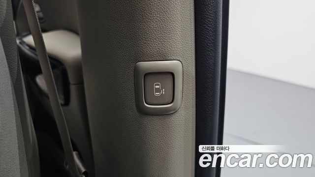 Kia Canival 2015 — photo 31