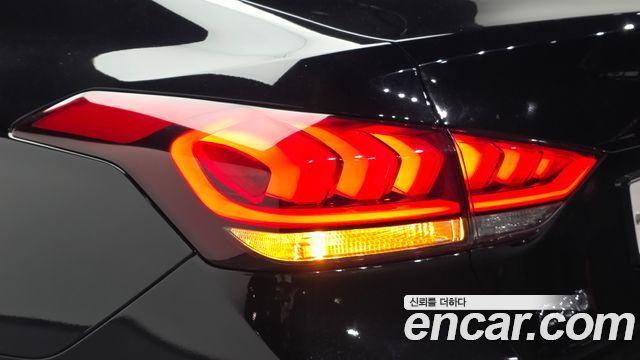 Genesis G80 2017 — photo 9