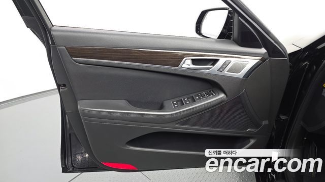 Genesis G80 2017 — photo 14
