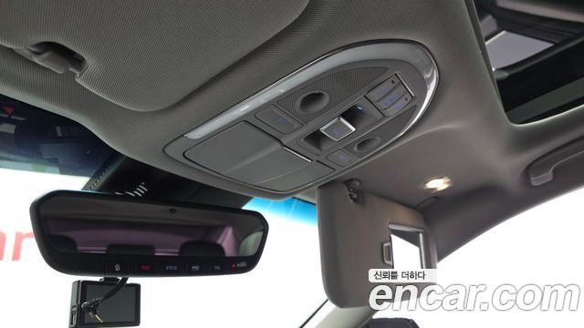 Genesis G80 2017 — photo 28