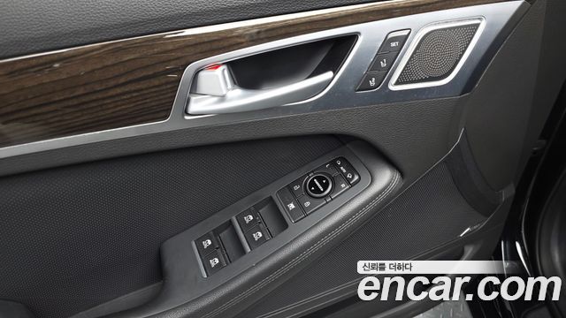 Genesis G80 2017 — photo 32
