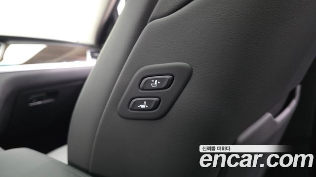Genesis G80 2017 — photo 33