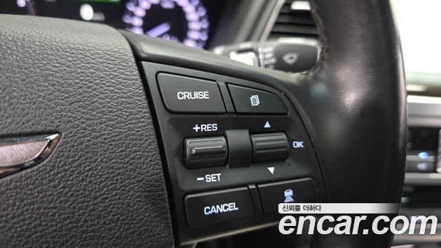 Genesis G80 2017 — photo 34