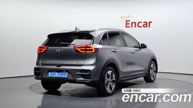 Kia Niro 2022 — photo 2