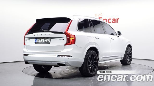 Volvo XC90 2018 — photo 2