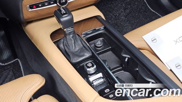 Volvo XC90 2018 — photo 9