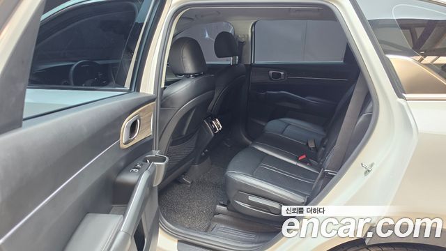 Kia Sorento 2023 — photo 18