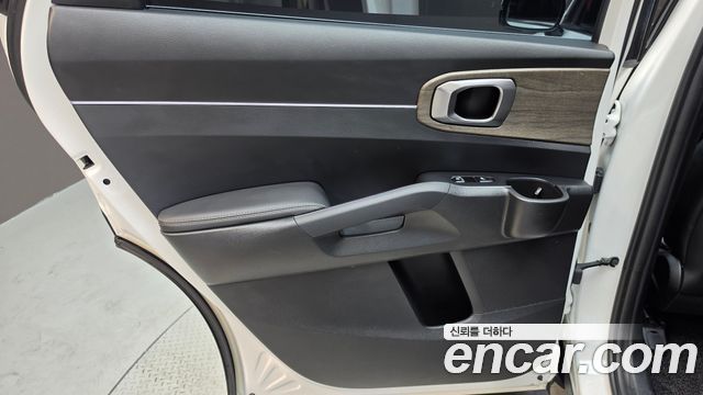 Kia Sorento 2023 — photo 15