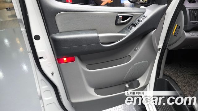 Hyundai Starex 2018 — photo 15