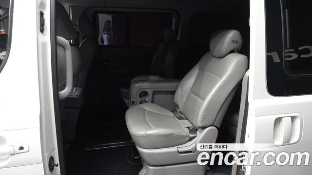 Hyundai Starex 2018 — photo 16