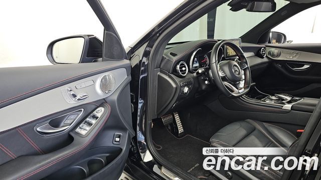 Mercedes-Benz GLC-Class 2017 — photo 13
