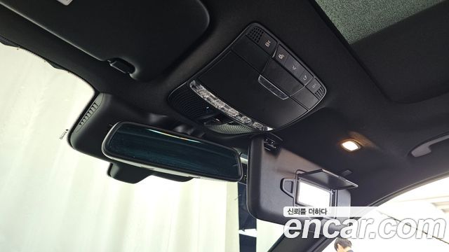 Mercedes-Benz GLC-Class 2017 — photo 32