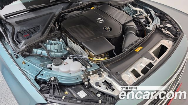 Mercedes-Benz E-Class 2025 — photo 6