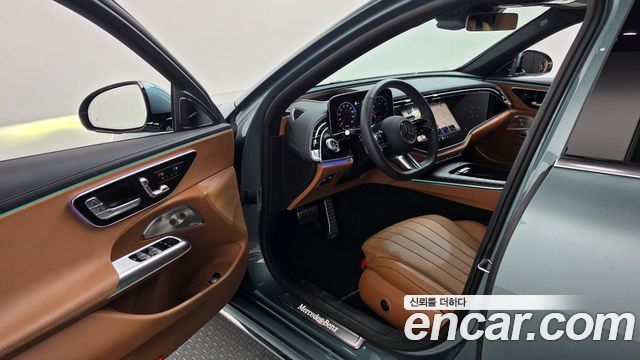 Mercedes-Benz E-Class 2025 — photo 13