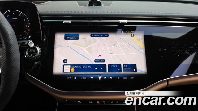 Mercedes-Benz E-Class 2025 — photo 18