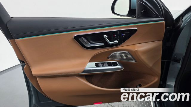 Mercedes-Benz E-Class 2025 — photo 14