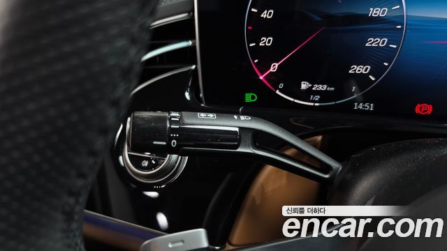 Mercedes-Benz E-Class 2025 — photo 27