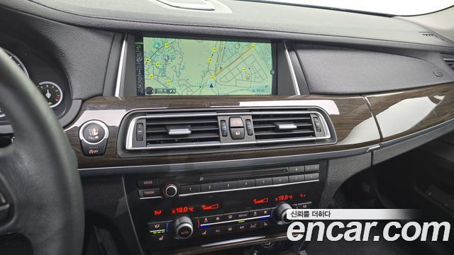 BMW 7-Series 2013 — photo 12