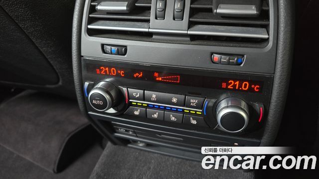 BMW 7-Series 2013 — photo 19