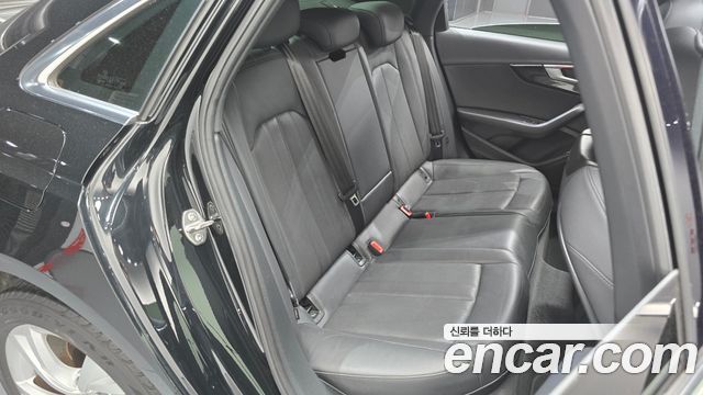 Audi A4 2020 — photo 12